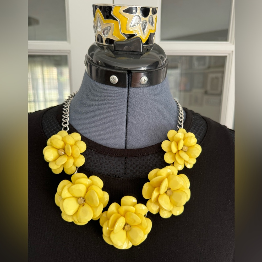 Necklace Set - Picture 2 of 4